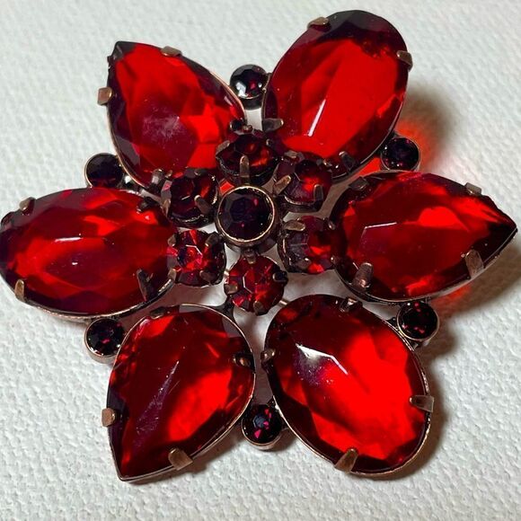 Vintage copper and faux ruby flower brooch - Picture 1 of 5